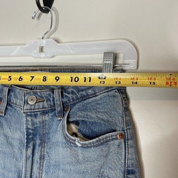 Abercrombie & Fitch High Rise Mom Jeans Light Wash Distressed Size 26 2 Short - Picture 5 of 8